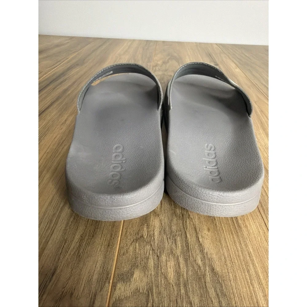 Men's Adidas Adilette shower shoes slides‎ gray white stripe size 6